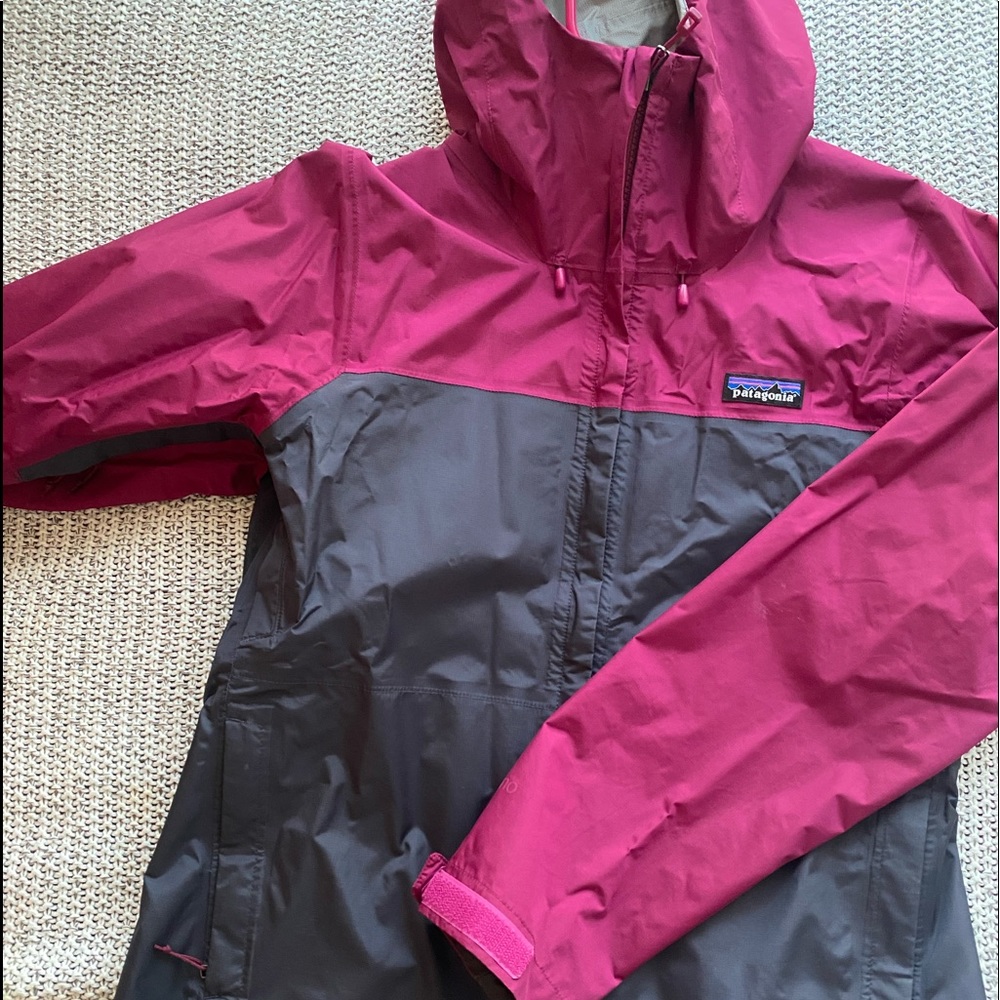 Patagonia Women’s Torrentshell Windbreaker